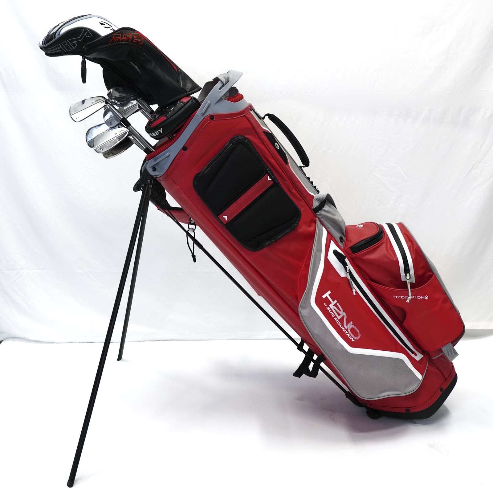 Golfset inklusive bag och tre golfklubbsskydd