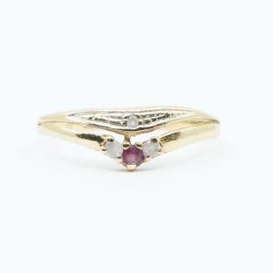 Ring Guld 18K 1,3g Ø17 med stenar, skev
