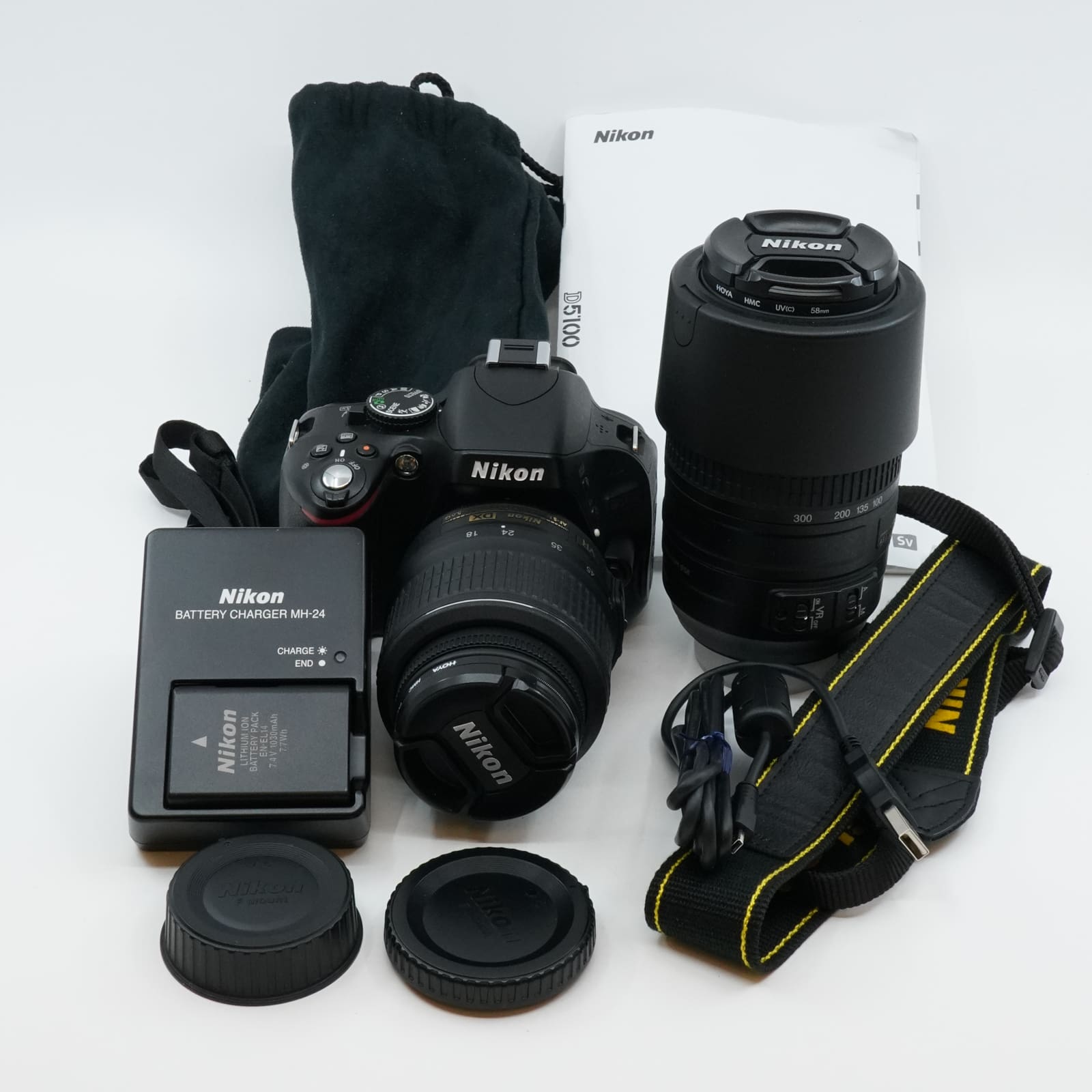 Kamera Nikon D5100 S/N: 6339358 2 Objektiv 18-50mm, 55-300mm och tillbehör