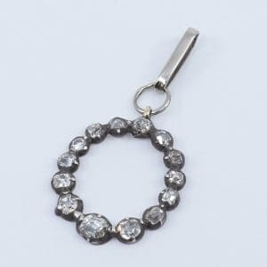 Hänge/berlock Vitguld 18K 1,2g Bredd 17mm Höjd 33mm med gammelslipade diamanter