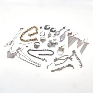 Investeringssilver S830-925 brv 70,9g div smycken skadat och udda med stenar