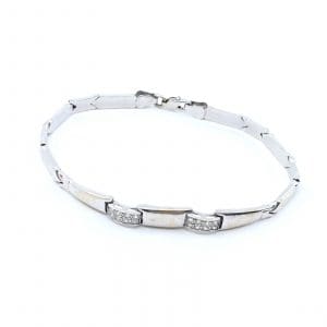 Armband Vitguld 18K brv. 10,2g Längd 19,5cm Bredd 4-7mm, stenar, i behov av omrodiering