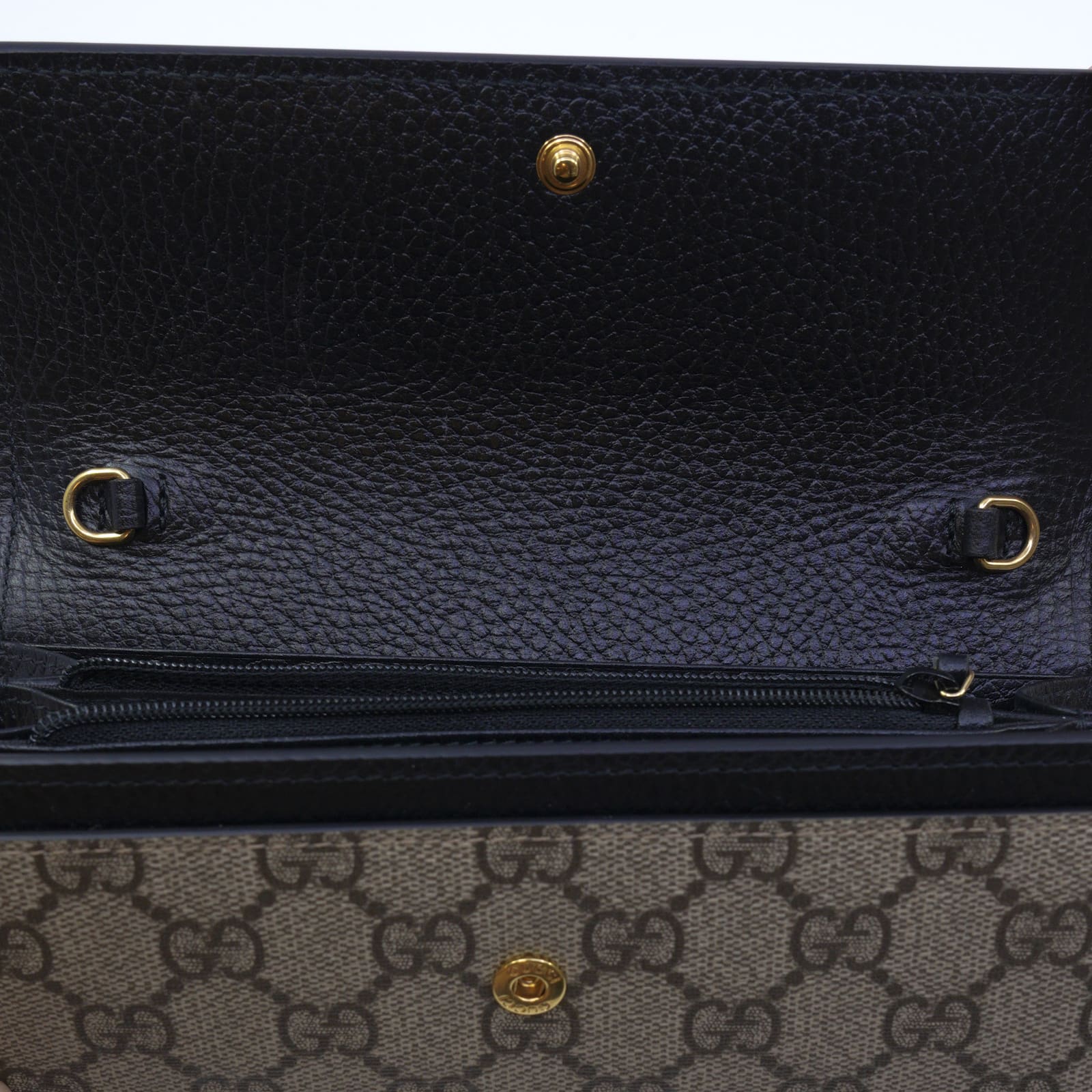Clutch GUCCI ”Bi-colour GG Marmont Wallet On Chain” Svart Läder & Beige/Brun GG Supreme - Bild 3