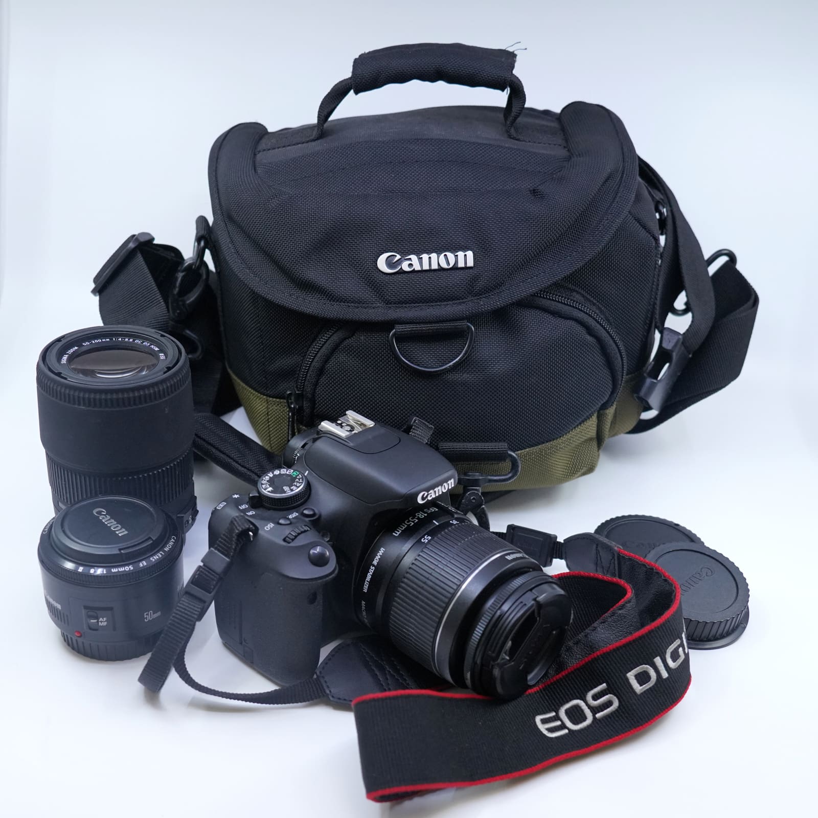 Canon EOS 600D, Snr: 163066068983, modell: DS126311, kamerahus med laddare, väska, minneskort 128GB