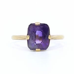 Ring Guld 18K 2,3g Ø17,75 med sten 9,6x7,6mm - Defekt