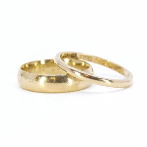 Ringar 2st Guld 18K 7,7g Ø18,00 & 19,25 - Gravyr