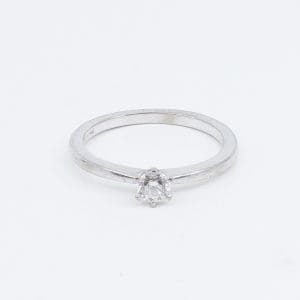 Ring Vitguld 18K 3,7g Ø18,5 med diamant 1xca0,30ct W/SI enligt gravyren