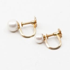 Örhängen Guld 18K 2g Höjd 15mm Diameter 4-5mm med odlade pärlor