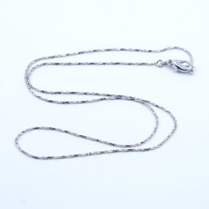 Halskedja Oädel Metall 1,9g Längd 41cm Bredd 1mm