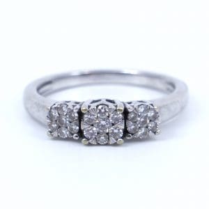 Ring Vitguld 14K 3,1g Ø16,25 Med diamanter 1xca0,02ct, 20xca0,01ct