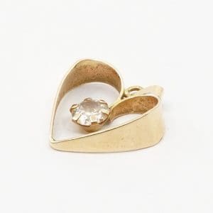 Hänge/berlock Hjärta Guld 18K 1,5g Bredd 17mm Höjd 19mm, med vit sten