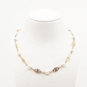 Collier Guld 18K bruttovikt 6,9g Längd 42,5cm med odlade  pärlor