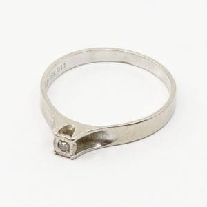 Ring vitguld 18K 1,7g Ø16,25 med diamant 1xca.0,005ct