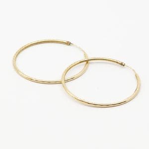 Örhängen ett par Guld 18K 1,7g Diameter 35mm
