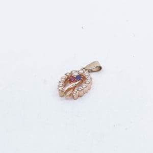 Hänge Guld 14K 1,9g Bredd 12mm Höjd 24mm, innehåller stenar och pärlor