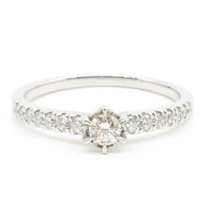 Ring Vitguld 18K 2,7g Ø17 med diamanter 1xca0,14xct 7xca0,01-0,01ct