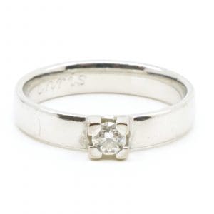 Ring Vitguld 18K 4,4g Ø17,75 med diamant 1xca0,20ct