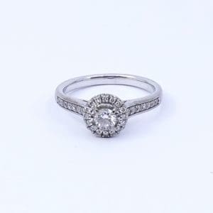 Ring Vitguld 18K 3,3g Ø15¼ med diamanter 1xca0,23ct, 30xca0,005ct
