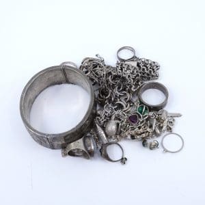Investeringssilver S830-925  Bruttovikt: 168,4g, med stenar