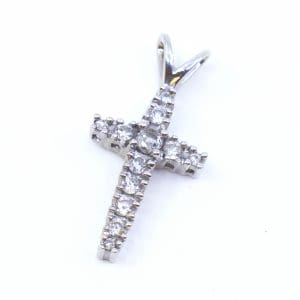Hänge/berlock Kors Vitguld 18K 1,1g Bredd 10mm Höjd 21mm med diamanter 12x ca 0,23ct totalt