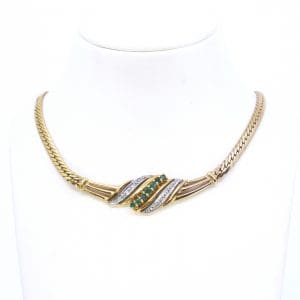 Collier Guld 18K 12,9g Längd 43cm Bredd 3,8mm med diamanter 8x ca 0,001ct & gröna stenar