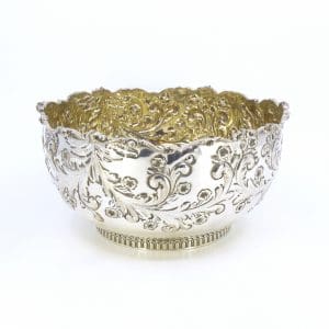 Skål S830 501g Höjd 9,5cm Ø20cm med blomdekor från MEMA