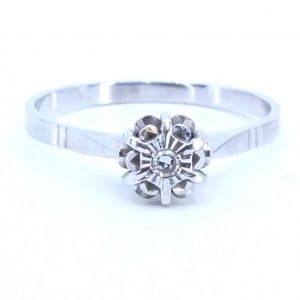 Ring vitguld 18K 2,7g Ø19 med diamant 1xca0,04ct