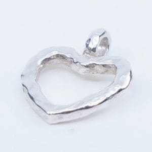 Hänge hjärta Silver S925 2,5g Bredd 18mm Höjd 19mm hamrat mönster