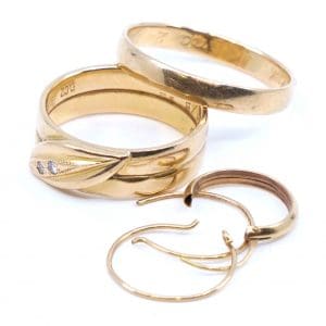 Investeringsguld 18K 7,8g skevt och graverat