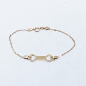 Armband Guld 18K 1,5g Längd 15cm Bredd 1-8mm, med grayrplatta med hjärtan