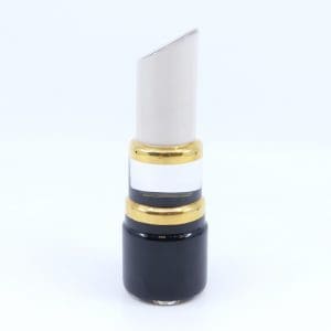Konstglas Kosta Boda 1st läppstift från serien Make Up av Åsa Jungnelius Höjd: ca 13cm