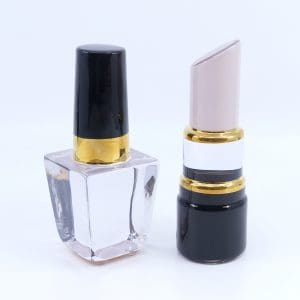Konstglas Kosta Boda nagellack och läppstift från serien Make Up av Åsa Jungnelius Höjd: ca 13cm