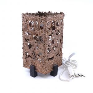 Bordslampa Brutalist av Aimo Tukiainen Oy Moonlight koppar på bränt trä höjd 23,5cm 60-tal