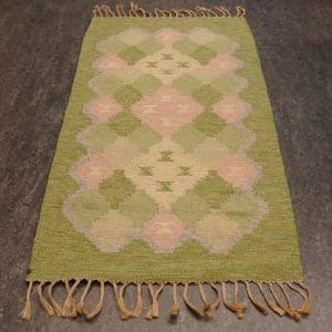 Matta Röllakan, initialer: IS, sverige, mått: 84cm x 174cm, handvävd, ängsgrön/flerfärgad