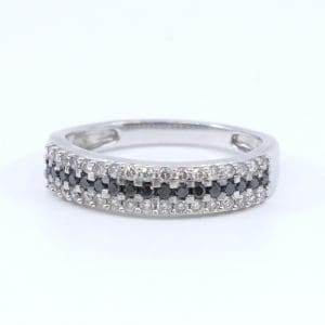 Ring Vitguld 18K 3,8g Ø18 med diamanter 51xca0,01ct