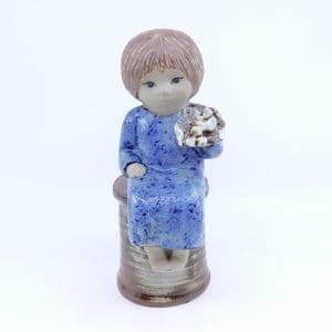 Figurin Lisa Larson Rörstrand flicka med blommor Höjd 22cm