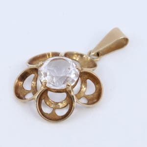 Hänge Guld 18K 1,8g Bredd 17mm Höjd 26mm med sten