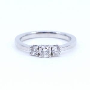 Ring Platina PT950 4,8g Ø17 med diamanter 1xca0,23ct Si 2xca0,10ct Si