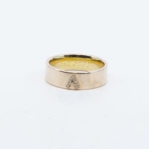 Investeringsguld 18K 12,3g, ring Ø21 med Bokstav A med diamanter, graverad