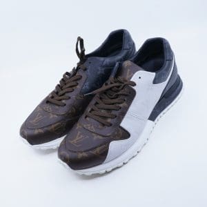 Sneakers Louis Vutton Run Away, stl 7 1/2, extra snöre, med kvitto från 2020, defekt box