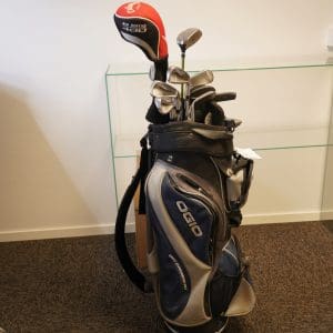 Sport & fritid Golfbag Ogio, med 14 diverse klubbor med vagn, slitet