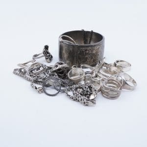 Investeringssilver S925 182,9g, innehåller stenar, förgyllning, slitet, defekt