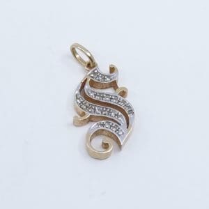 Hänge/berlock Guld 14K 2,6g Bredd 12mm Höjd 26mm med små diamanter