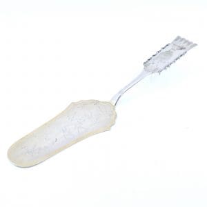 Tårtspade S830 67,6g Längd 255mm, Ossian Forslunds Eftr, år 1926, samiskt motiv