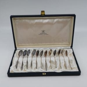 Mockaskedar 12st S800-S830 118,9g Längd 105mm missfärgade i box