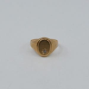 Ring Guld 18K 2,2g Ø16,75 skev med sten