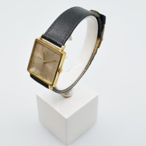 Armbandsur Hema Guld 18K Sernr: 34379 Boett 28mm Manuell Plastglas repigt Läderband defekt