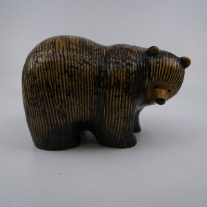 Figurin Björn Lisa Larson Gustavsberg höjd: 10 cm bredd: 16cm