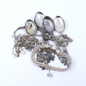 Investeringssilver S830-925 Bruttovikt: 120g, med stenar