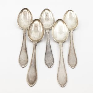 Teskedar fem st. S830 78,6g Längd 128mm graverade